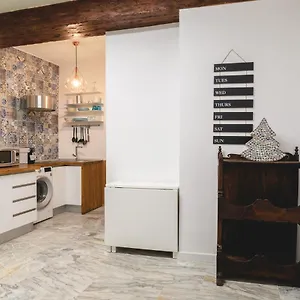 guesthouse-apartment-seville-la-flamenka-41002.es-andalucia.com/